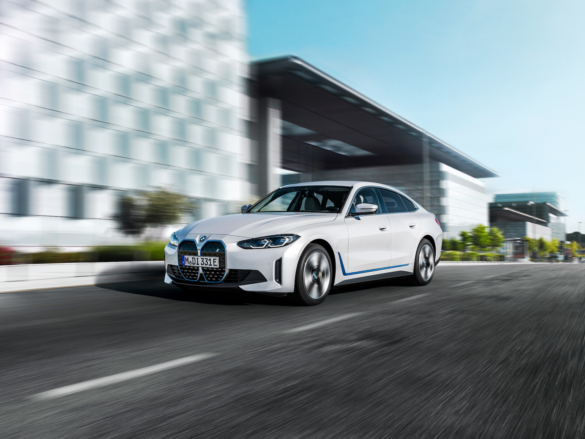 Name:  P90423612_highRes_the-bmw-i4-edrive40-.jpg
Views: 12923
Size:  762.3 KB