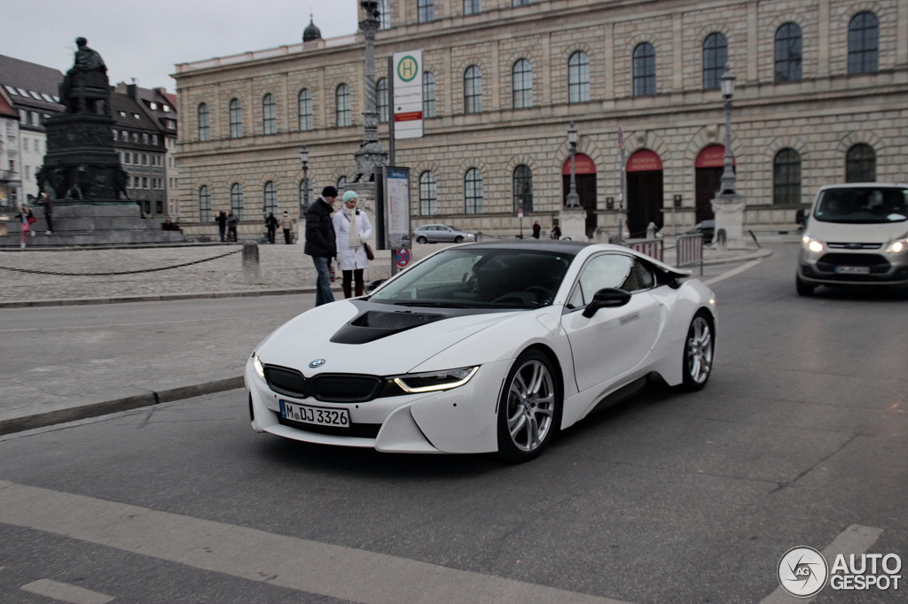 Name:  bmw-i8-c915011022014145429_7.jpg
Views: 31364
Size:  208.4 KB