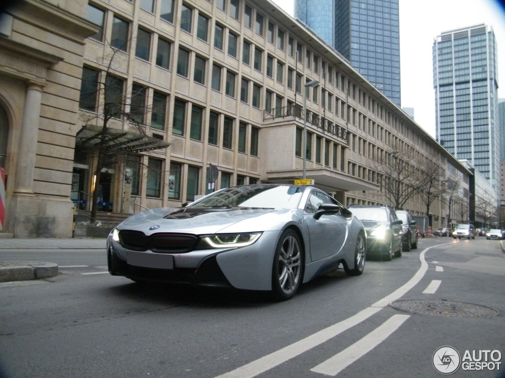 Name:  bmw-i8-c312924012014205953_4.jpg
Views: 1552
Size:  251.4 KB