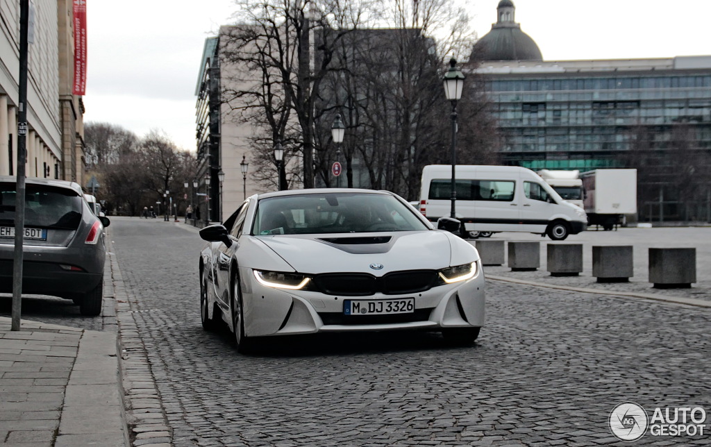 Name:  bmw-i8-c915011022014145429_8.jpg
Views: 17186
Size:  231.2 KB