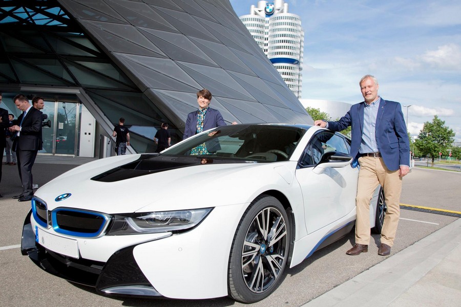 Name:  i8 at the Welt   10321017_739661769419290_7322394430938381144_o.jpg
Views: 12911
Size:  146.0 KB