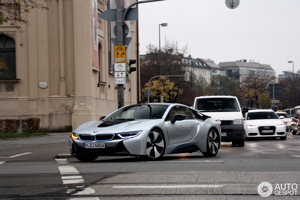 Name:  bmw-i8-c442116112013195417_1.jpg
Views: 6846
Size:  183.4 KB