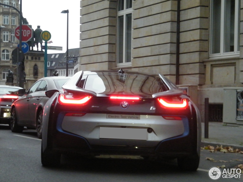 Name:  bmw-i8-c312924012014205953_5.jpg
Views: 1563
Size:  176.8 KB