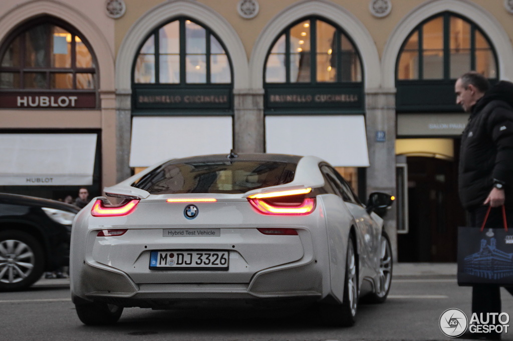 Name:  bmw-i8-c915011022014145429_5.jpg
Views: 30843
Size:  162.1 KB