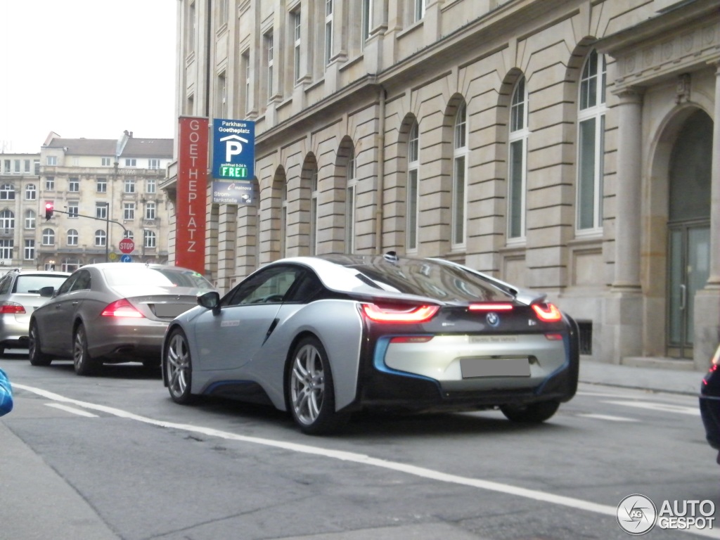 Name:  bmw-i8-c312924012014205953_2.jpg
Views: 1549
Size:  203.1 KB