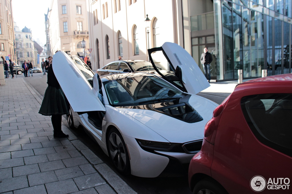 Name:  bmw-i8-c871603022014174017_3.jpg
Views: 21035
Size:  206.1 KB