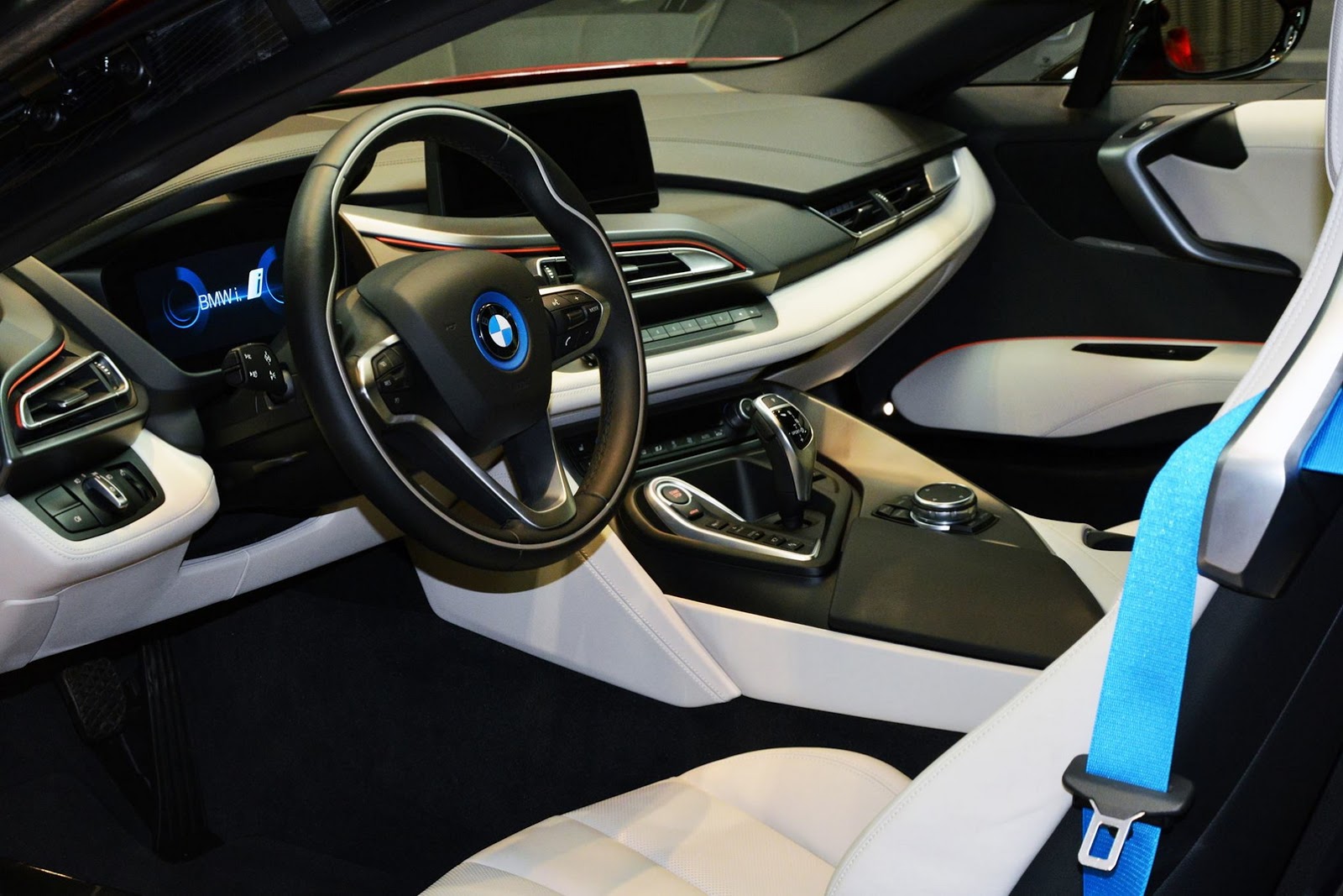 Name:  bmw-i8-lava-red-abu-dhabi-17.jpg
Views: 12096
Size:  231.2 KB