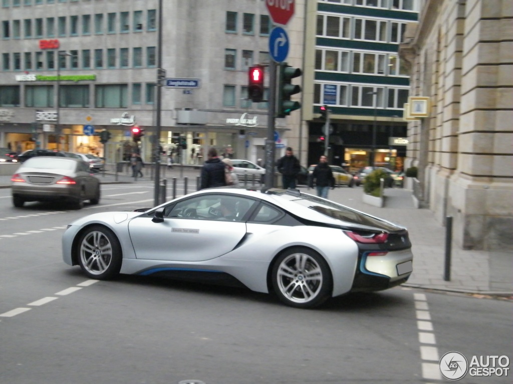 Name:  bmw-i8-c312924012014205953_7.jpg
Views: 2192
Size:  191.6 KB