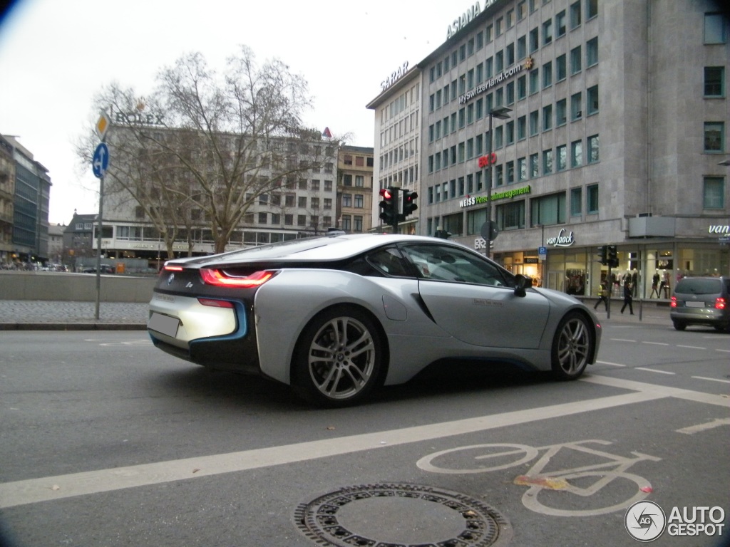 Name:  bmw-i8-c312924012014205953_8.jpg
Views: 1503
Size:  227.4 KB