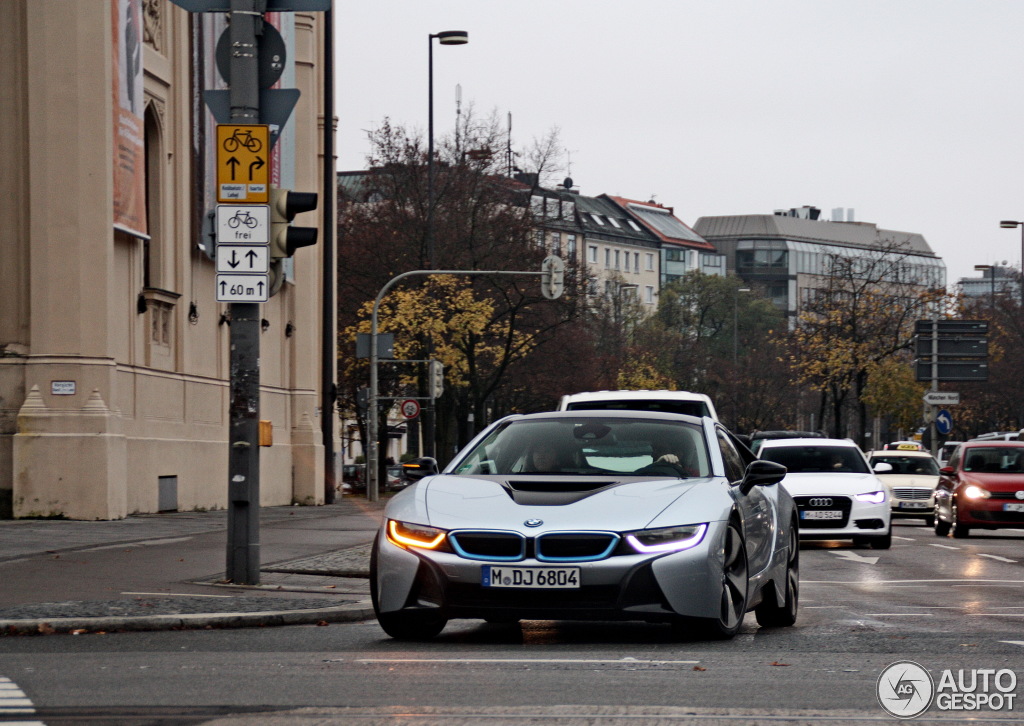 Name:  bmw-i8-c442116112013195417_2.jpg
Views: 5642
Size:  238.4 KB