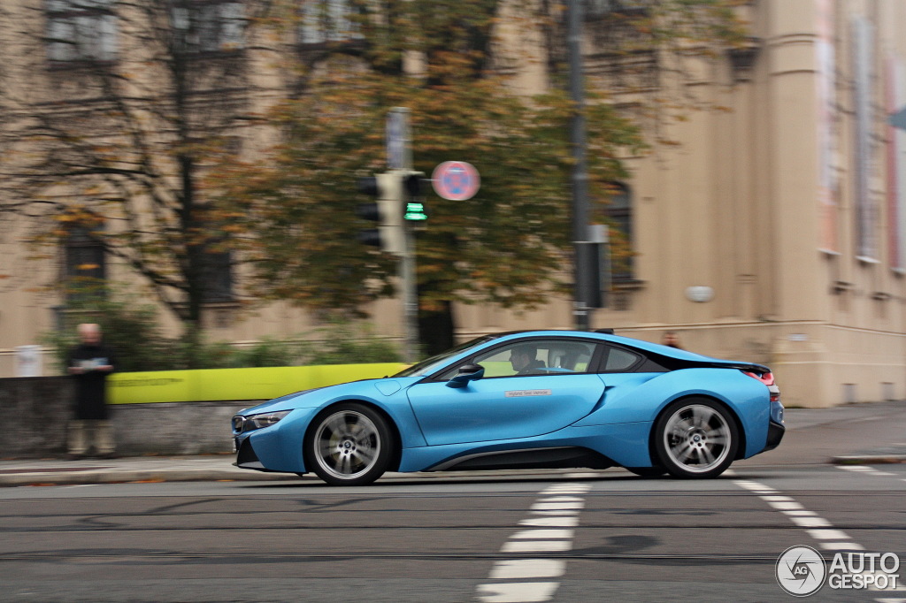 Name:  bmw-i8-protonicblue-1.jpg
Views: 8734
Size:  211.8 KB