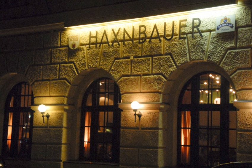 Name:  Haxnbauer im Scholastikahaus .jpg
Views: 12088
Size:  412.3 KB