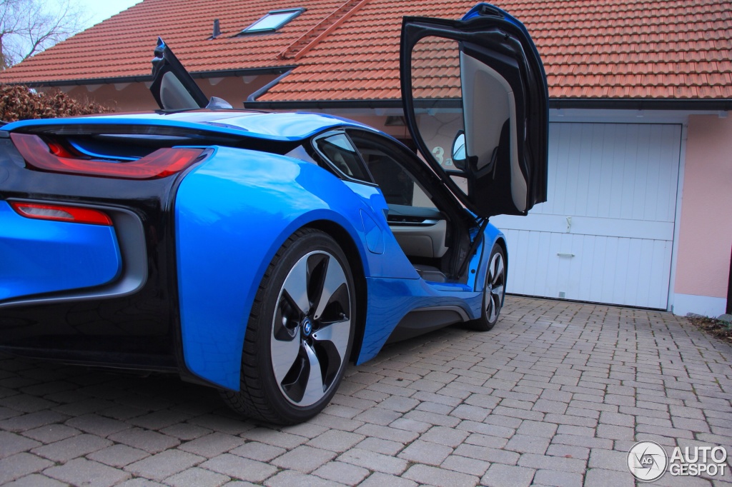 Name:  protonicblue-i8-6.jpg
Views: 694
Size:  254.9 KB