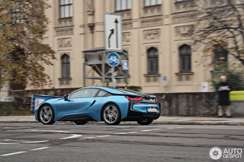 Name:  bmw-i8-protonicblue-6.jpg
Views: 8712
Size:  229.3 KB