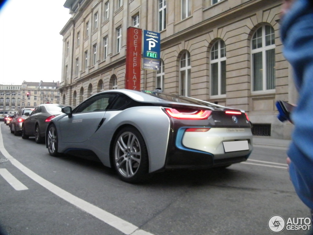 Name:  bmw-i8-c312924012014205953_3.jpg
Views: 1554
Size:  194.7 KB