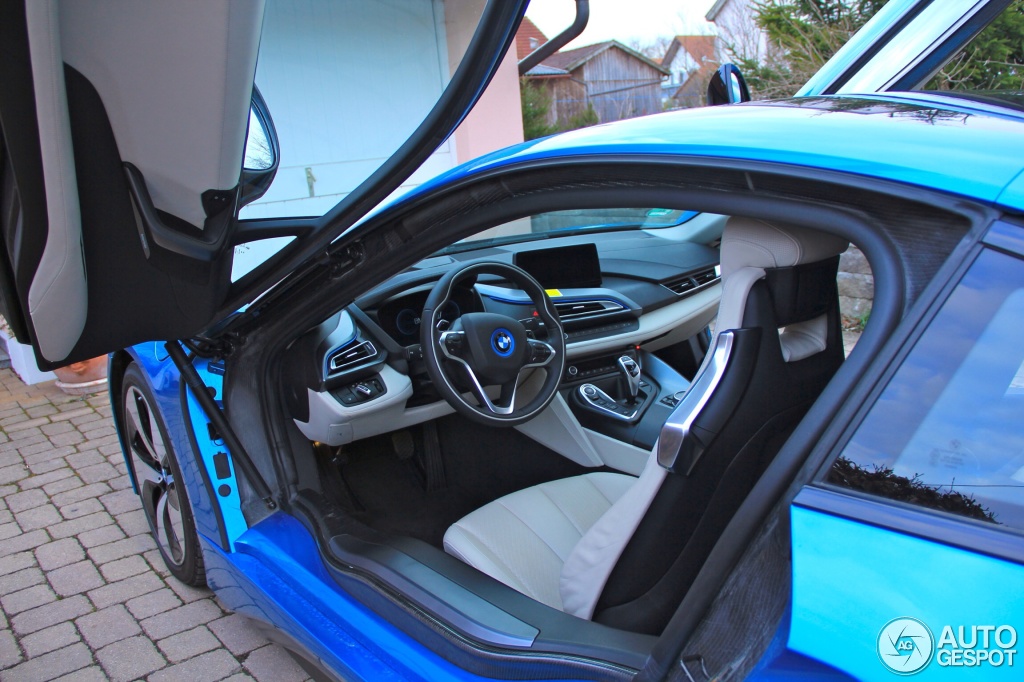 Name:  protonicblue-i8-2.jpg
Views: 591
Size:  243.2 KB