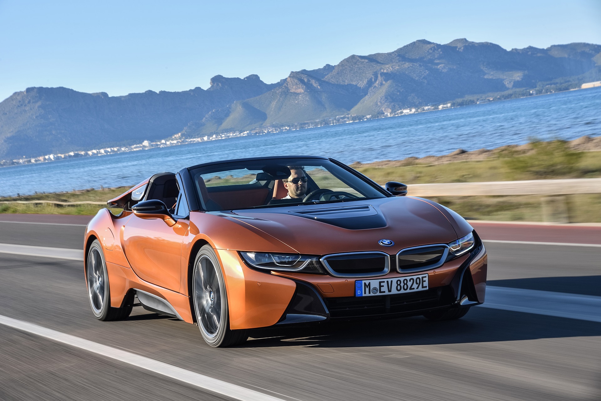 Name:  bmw-i8-roadster-037.jpg
Views: 8000
Size:  560.4 KB